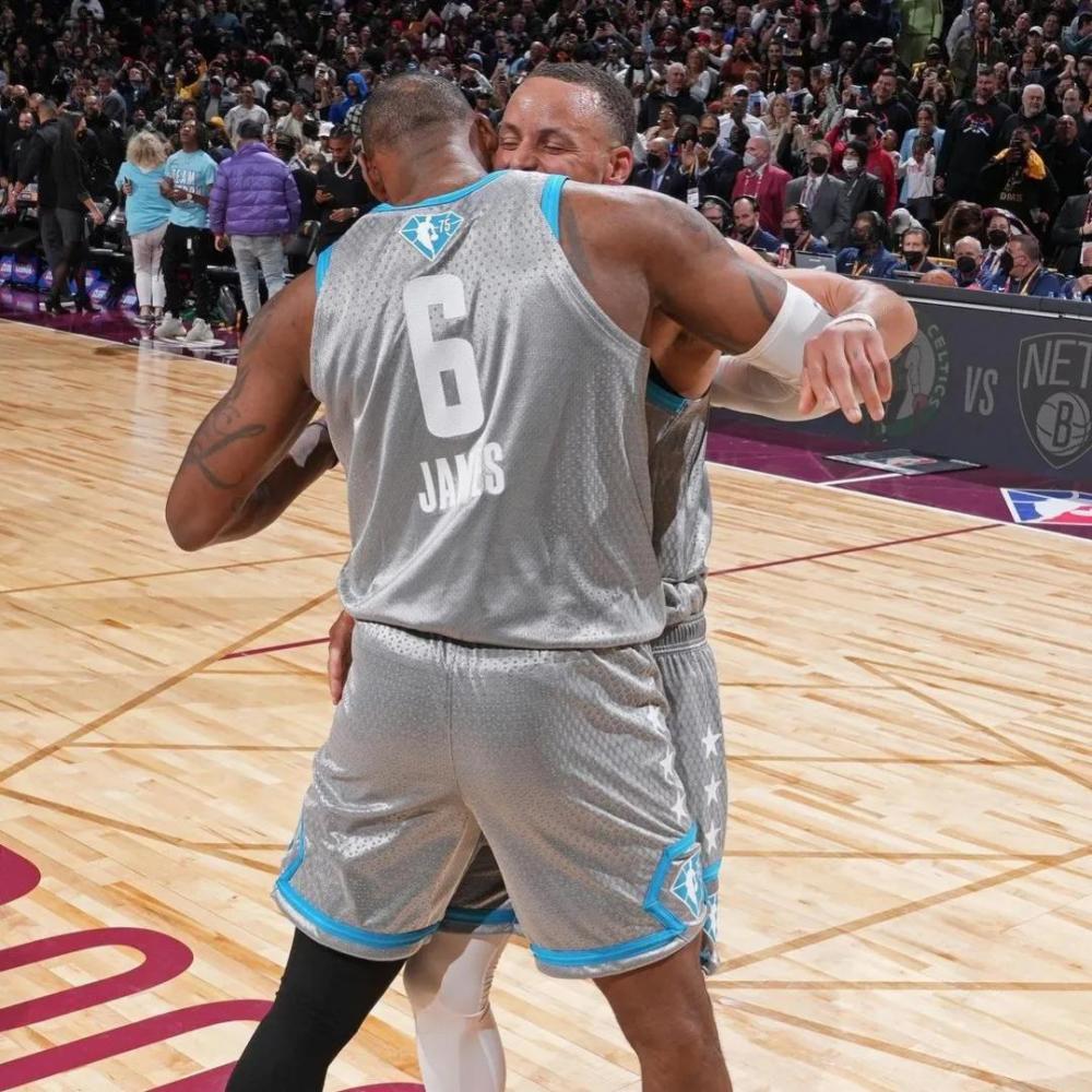 包含金州勇士训练开放日；集结日迎来里程碑引欢呼；全明星赛在即；控场能力受关注的词条-亚博在线入口